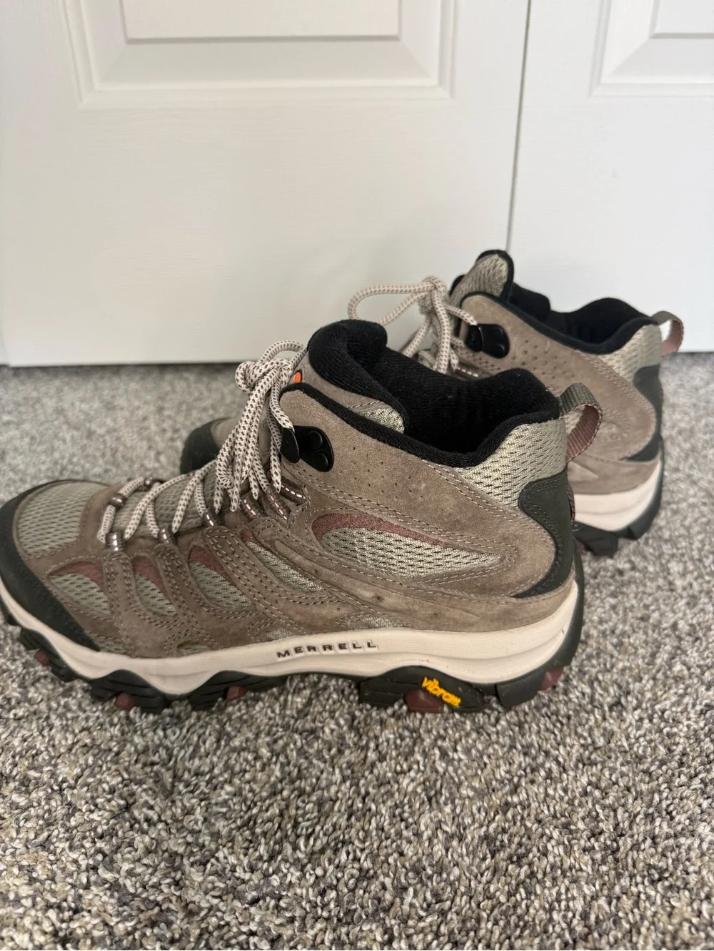 Merrell Moab 3 Mid Women’s Hiking Boots Size 9 Falcon Vibram J036596